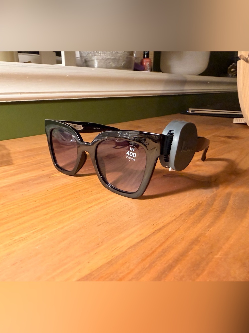 Oversized Black Cat Eye Sunglasses with Gradient Lenses - Picture 2 of 3